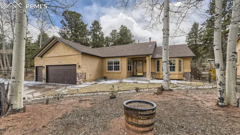 1341 Evergreen Heights Drive